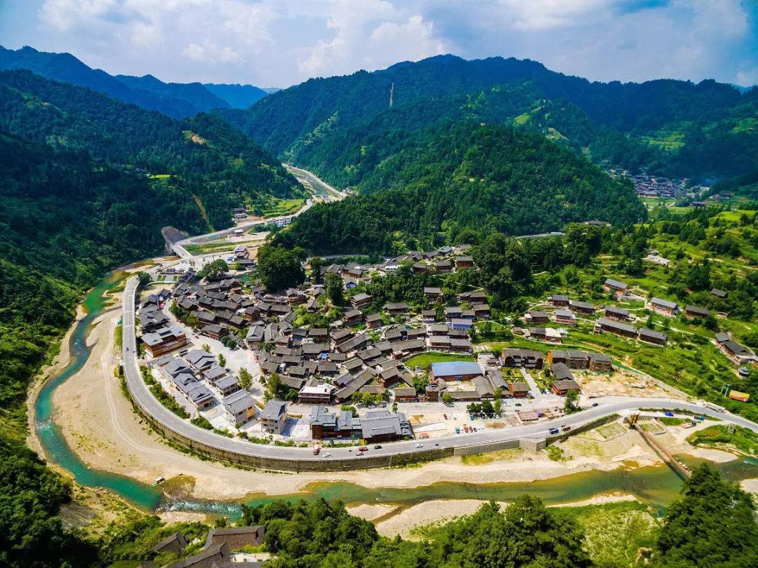 贵州，嘉宾云集，观众热情如火